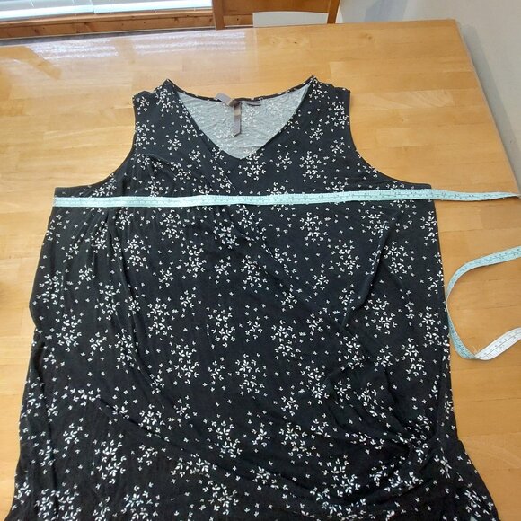 Pennington's Plus Size Sleeveless V neck Top Faux Surplice leaf Pattern Women 2X - Picture 8 of 11